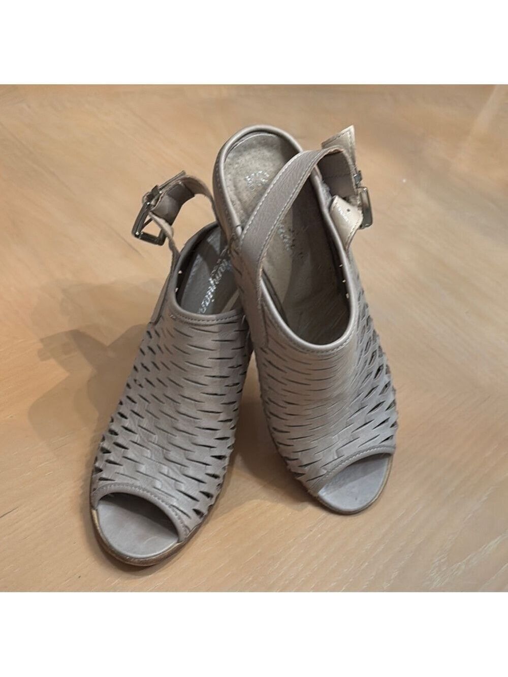 Piampiani Taupe Leather Honeycomb Woven Peep Toe Ankle Strap Sandals-Sz 39 Euro